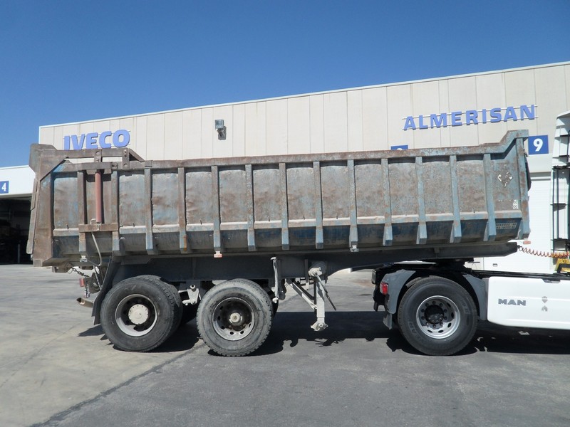 BASCULANTE HIERRO LECIÑENA 2004